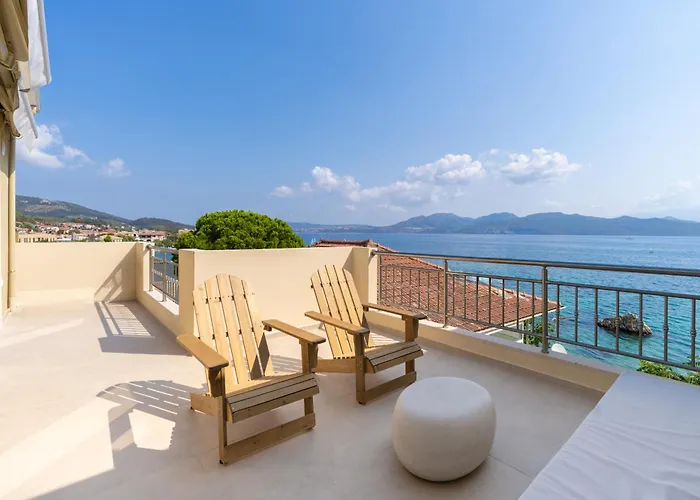 Seaside Luxury * Nikiana